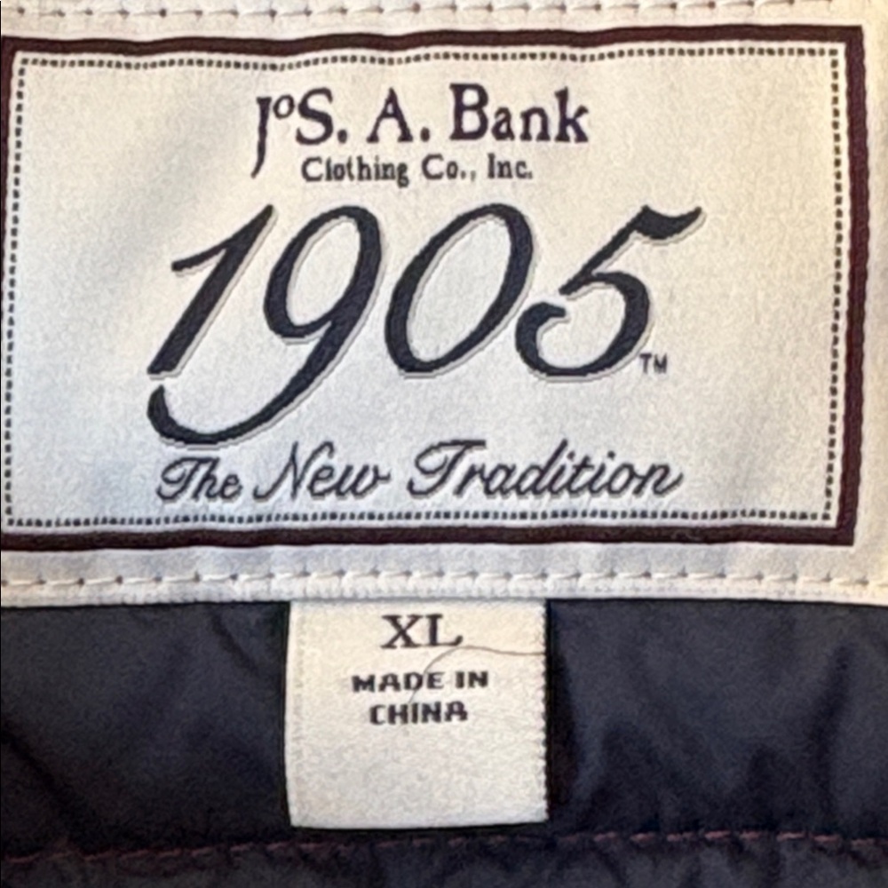 Jos. A. Bank XL burgundy snap light puffer jacket! Like new! - Picture 3 of 7